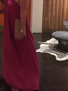 Maxi Palm Springs mode. Hot pink fun summer glam dress.